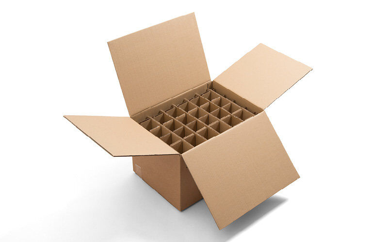 Versandverpackung für Trinkflaschen braun